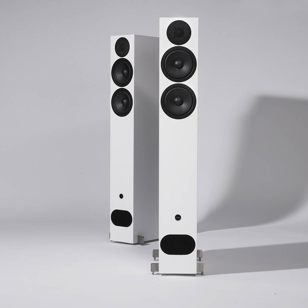 PMC fact.8 signature PMC fact.8 signature White silk