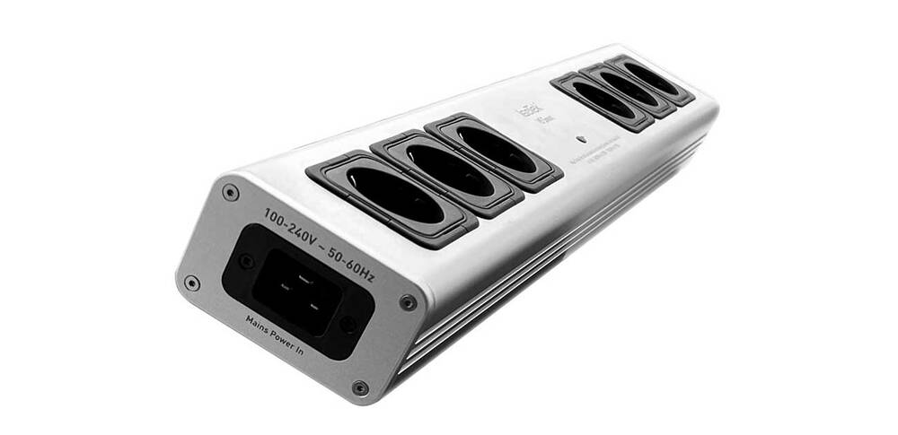 IsoTek V5 Sirius 6-outlets Power Bar Silver