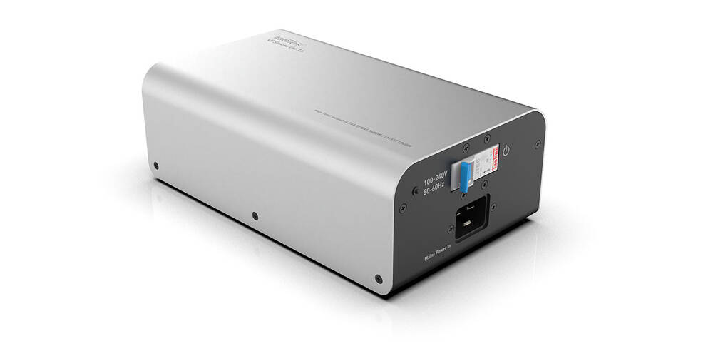 IsoTek V5 Syncro Uni 16 DC-Blocker (C13/16A IEC zu EU)